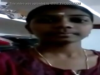 VID-20160127-PV0001-Mamandur (IT) Tamil 19 yrs old unmarried hot with the addition of sexy girl Ms. Valli flashing their way bowels to their way lover Akhilan via MMS bang-out junk video